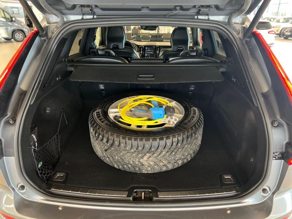 VOLVO XC60 2019