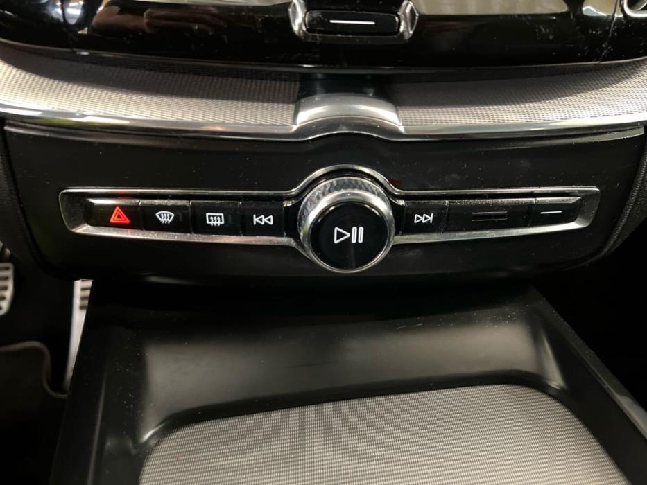 VOLVO XC60 2019
