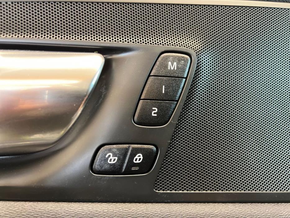 VOLVO XC60 2019
