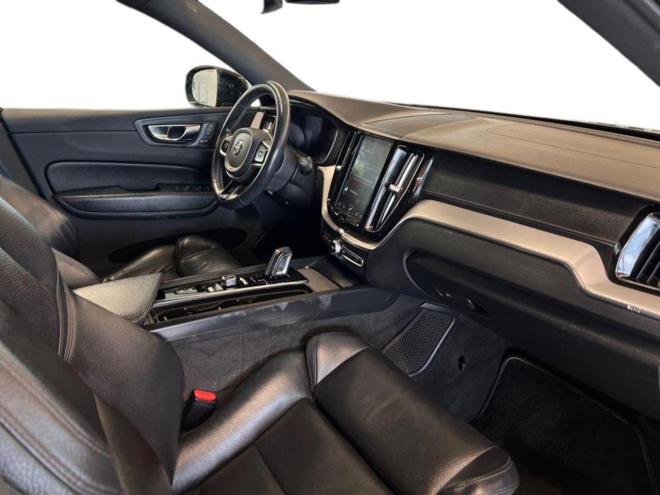 VOLVO XC60 2019