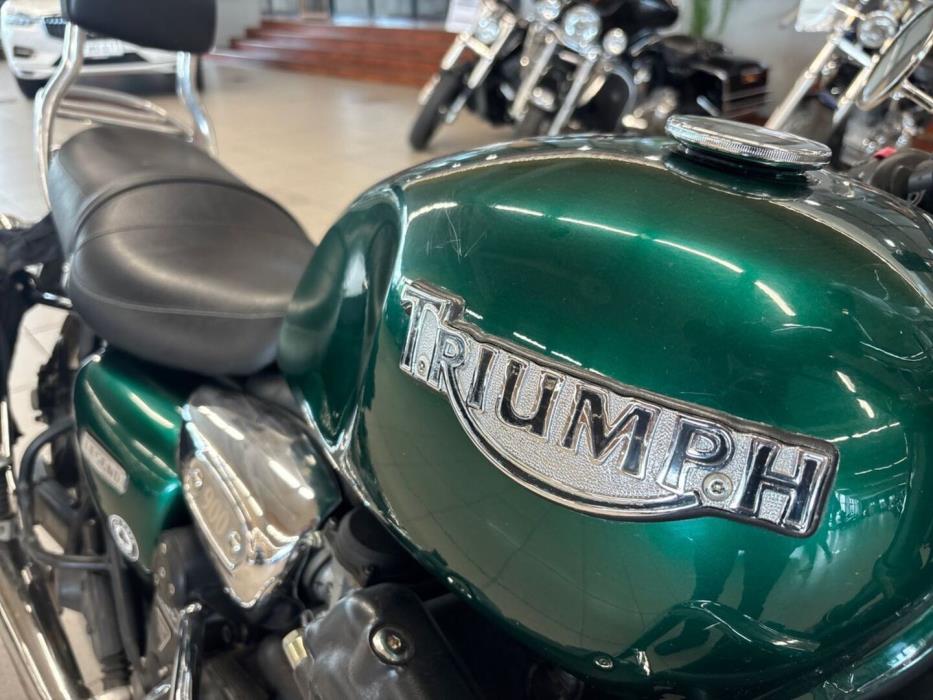 TRIUMPH LEGEND 1999