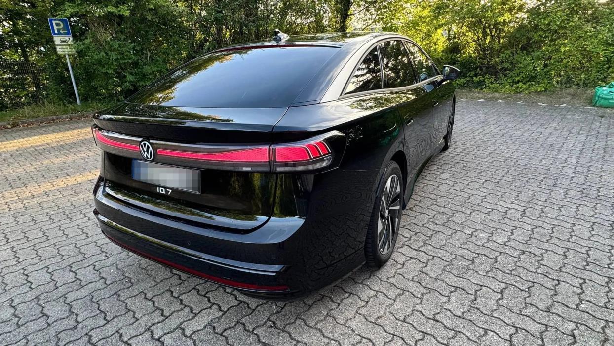 VOLKSWAGEN ID.7 2024