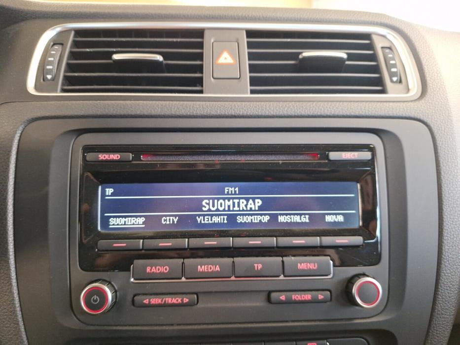 VOLKSWAGEN Jetta 2012