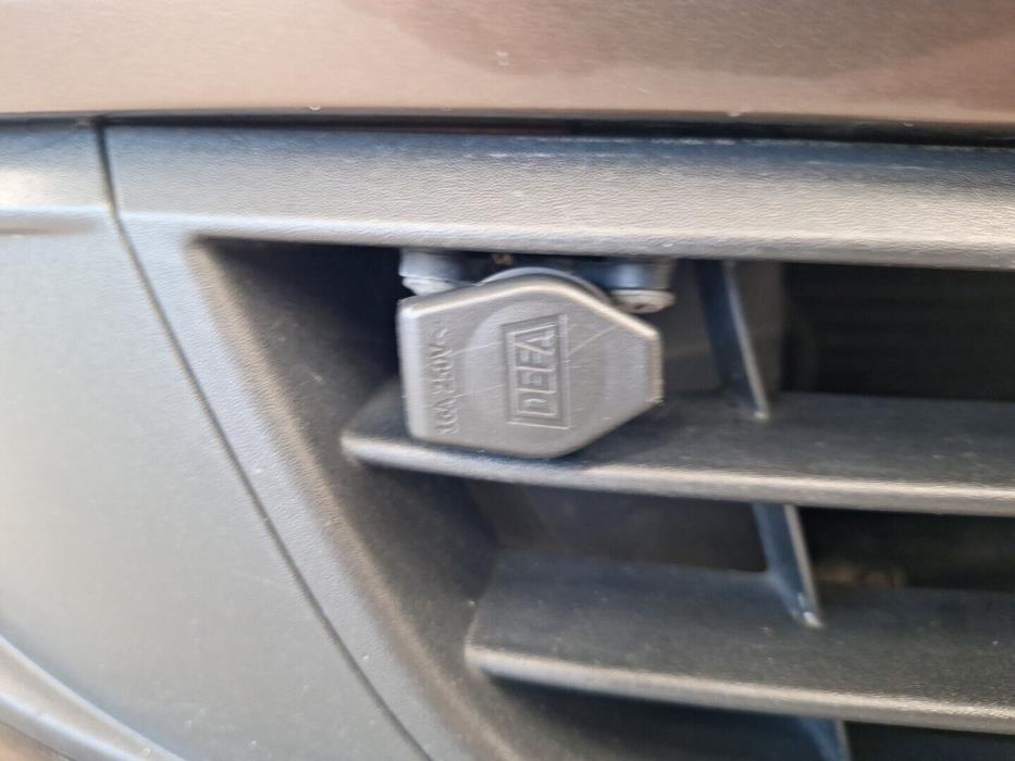 VOLKSWAGEN Jetta 2012