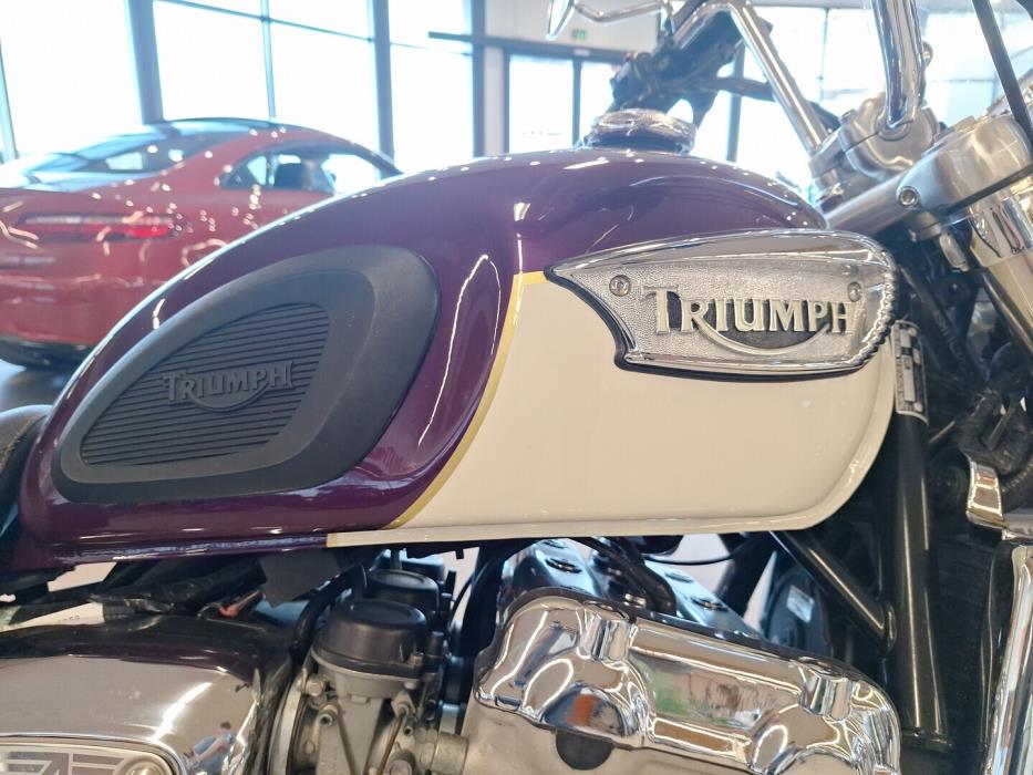TRIUMPH Adventure 1998