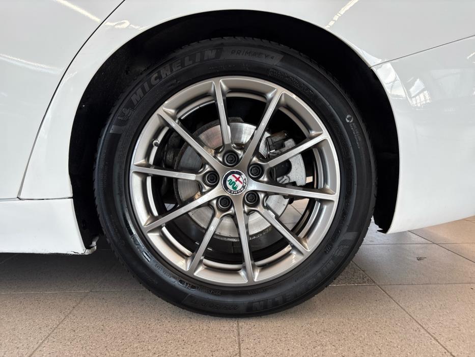 ALFA ROMEO Giulia 2017