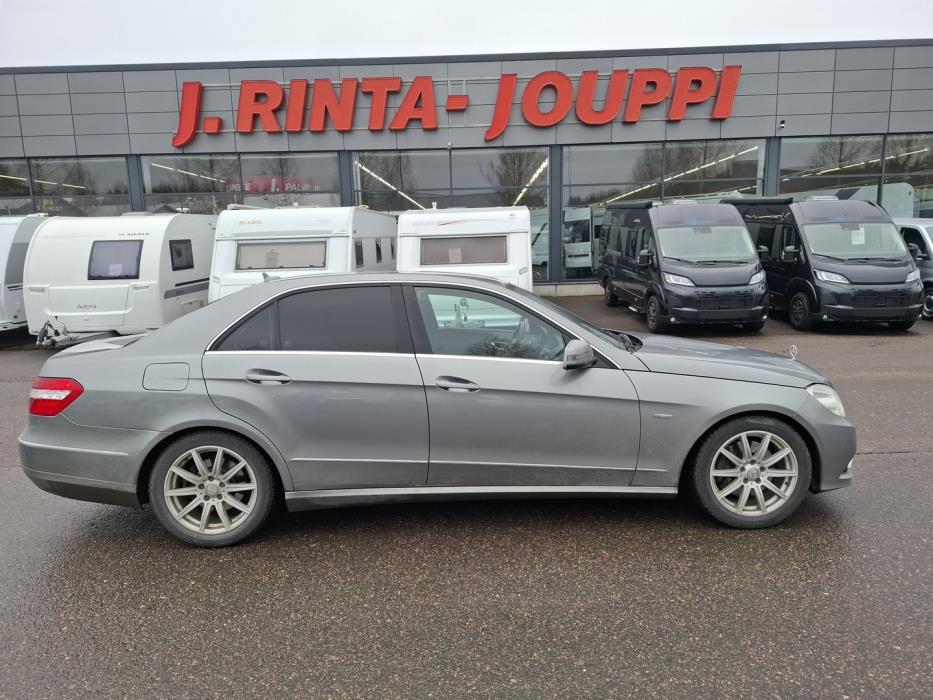 MERCEDES-BENZ E 2010