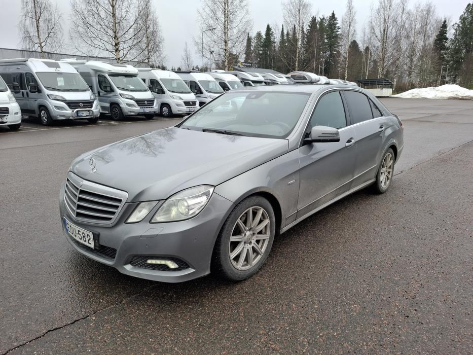 MERCEDES-BENZ E 2010