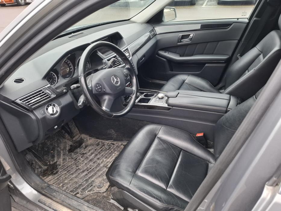 MERCEDES-BENZ E 2010