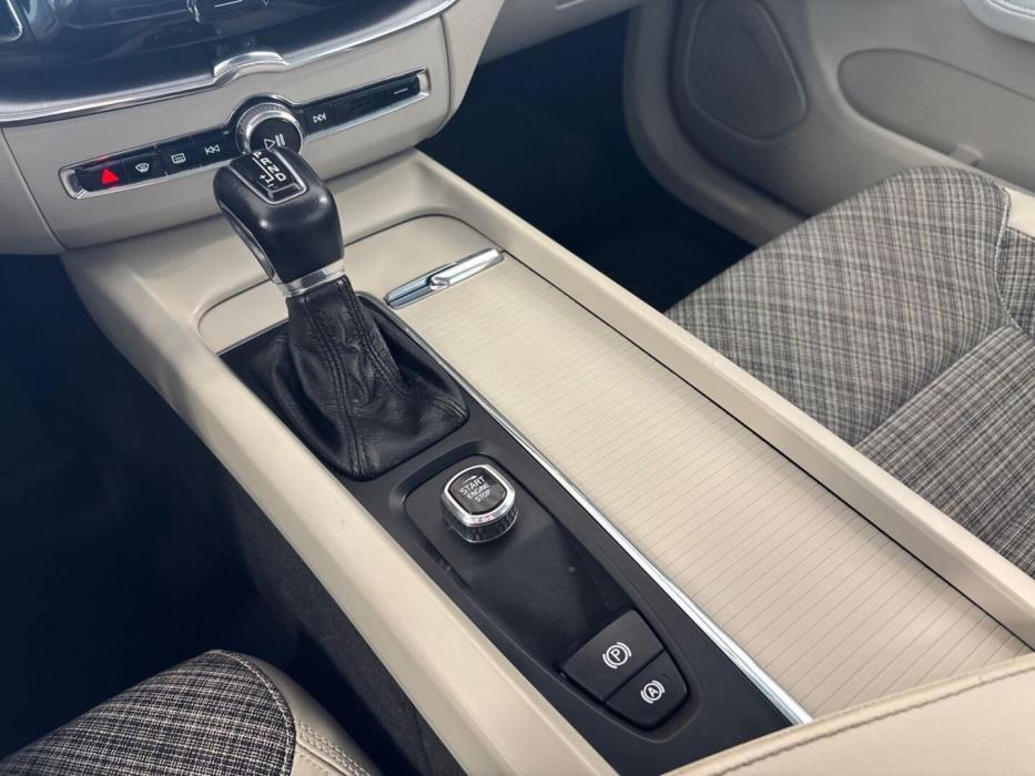 VOLVO XC60 2018
