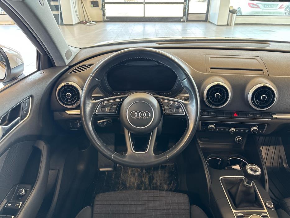 AUDI A3 2017