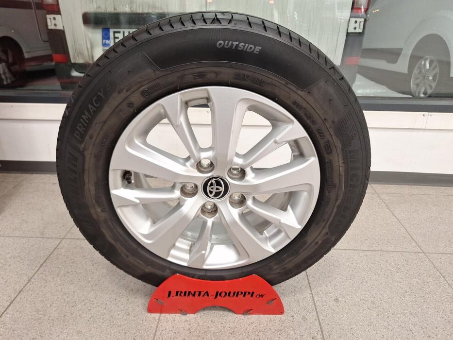 TOYOTA Yaris Cross 2022