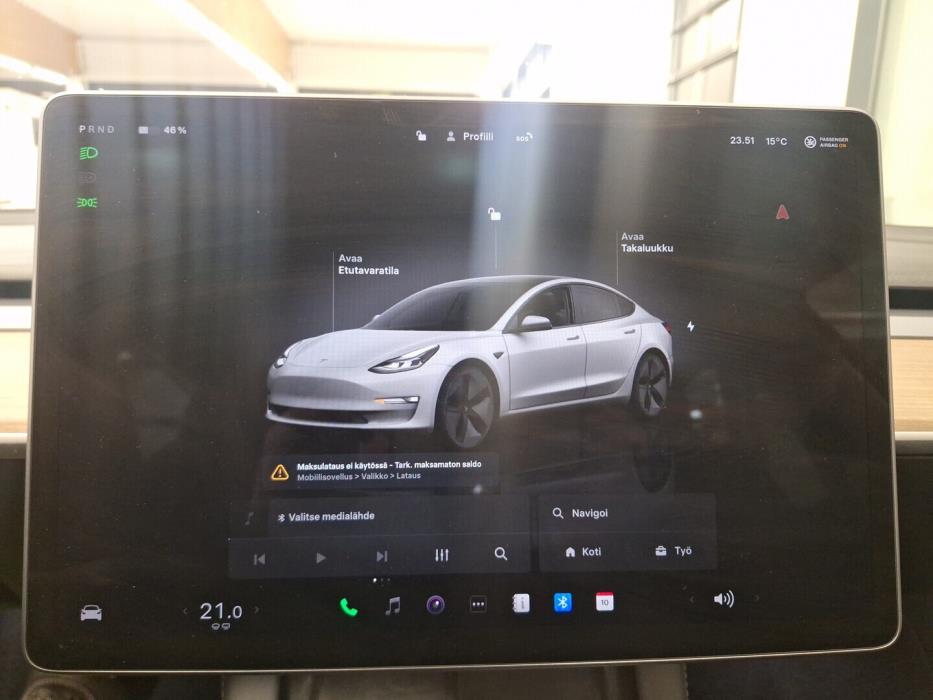 TESLA Model 3 2023