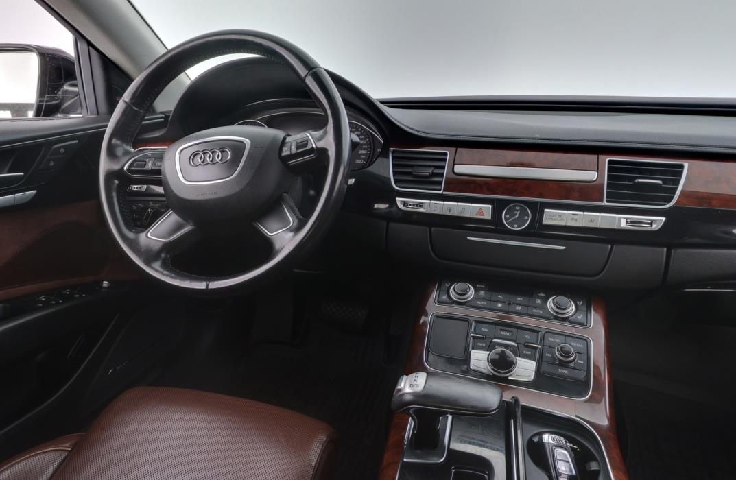 AUDI A8 2010