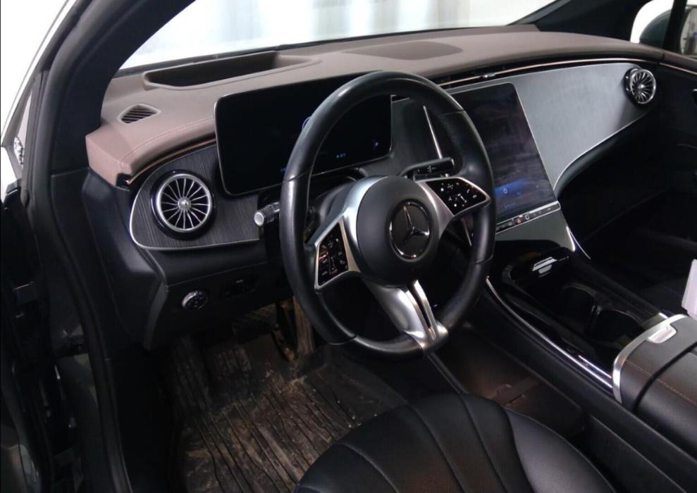 MERCEDES-BENZ EQE 2024