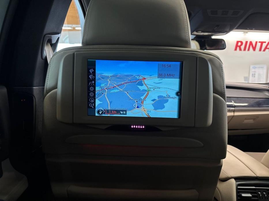 BMW 750 2009