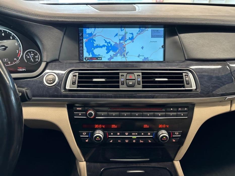 BMW 750 2009