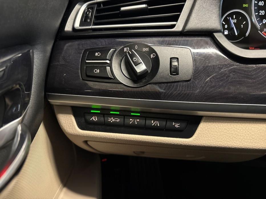 BMW 750 2009