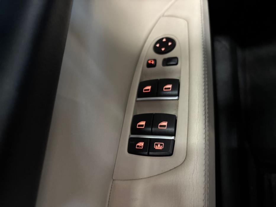 BMW 750 2009