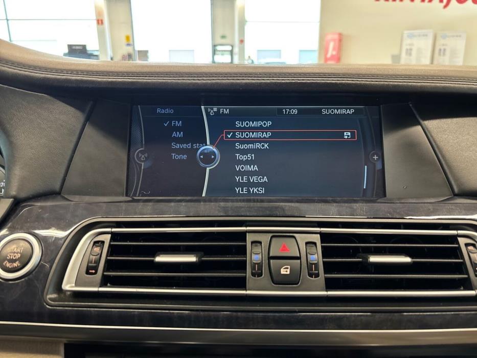 BMW 750 2009