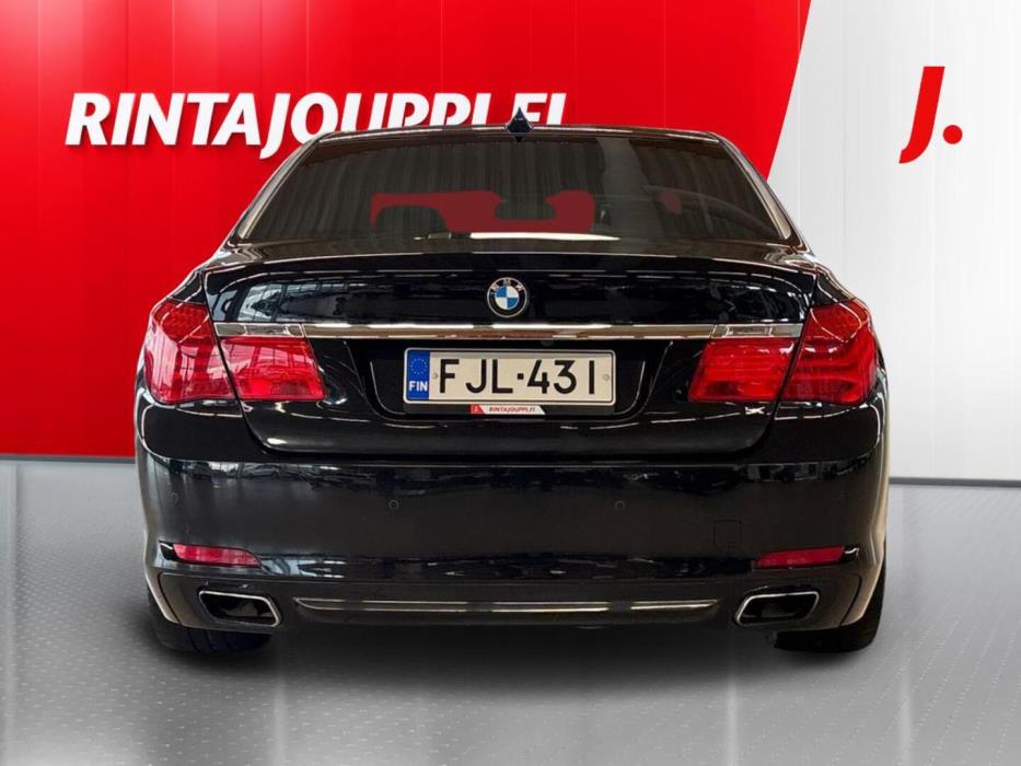 BMW 750 2009