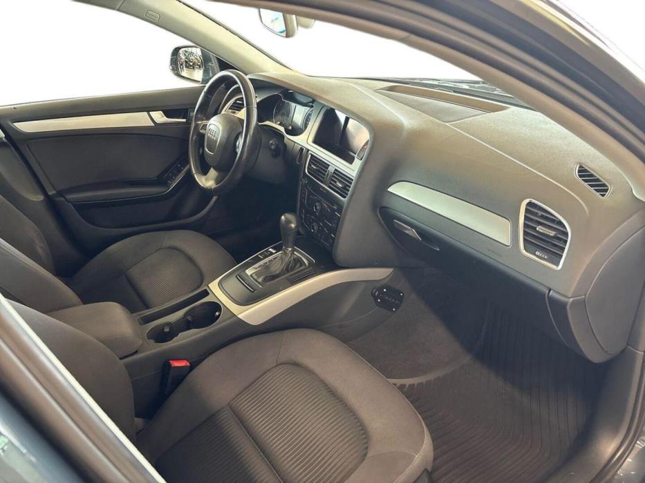 AUDI A4 2010