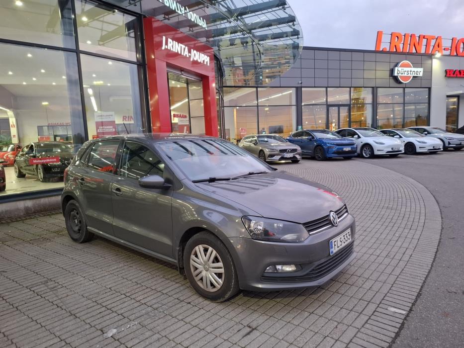 VOLKSWAGEN Polo 2015