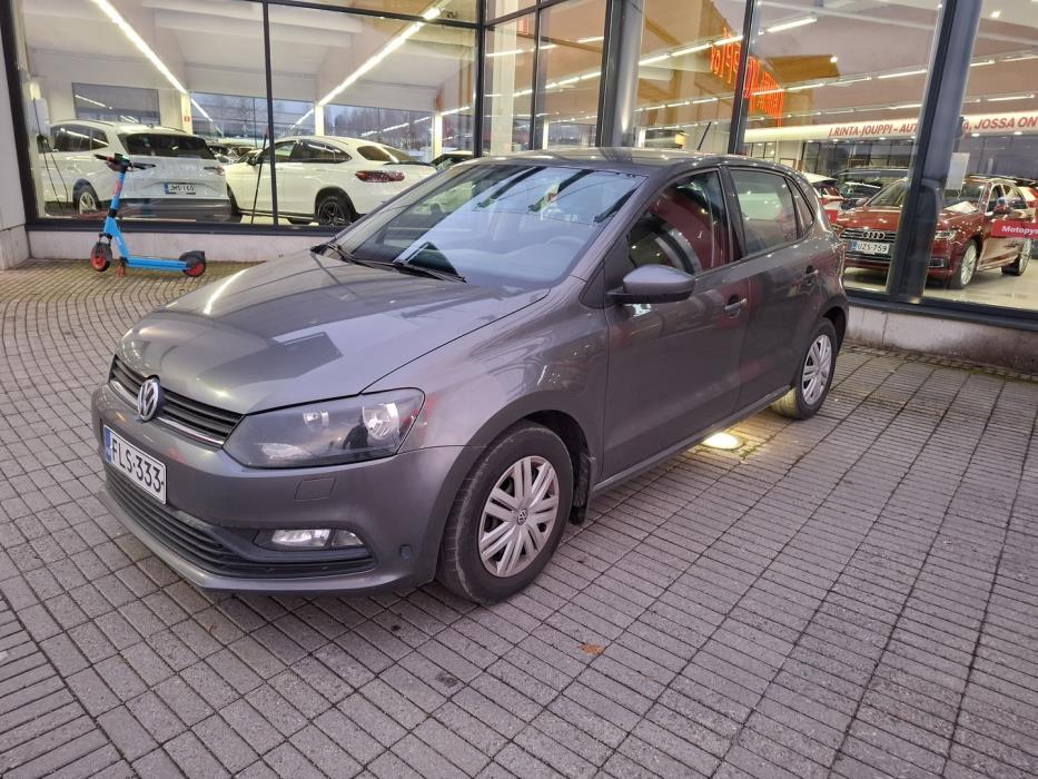 VOLKSWAGEN Polo 2015