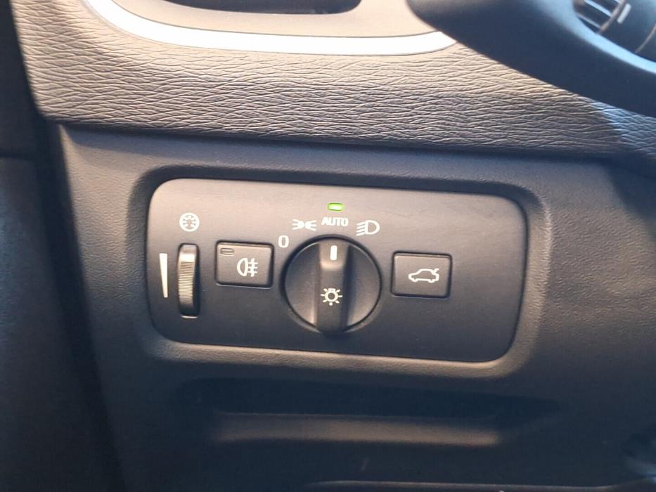 VOLVO V40 Cross Country 2018