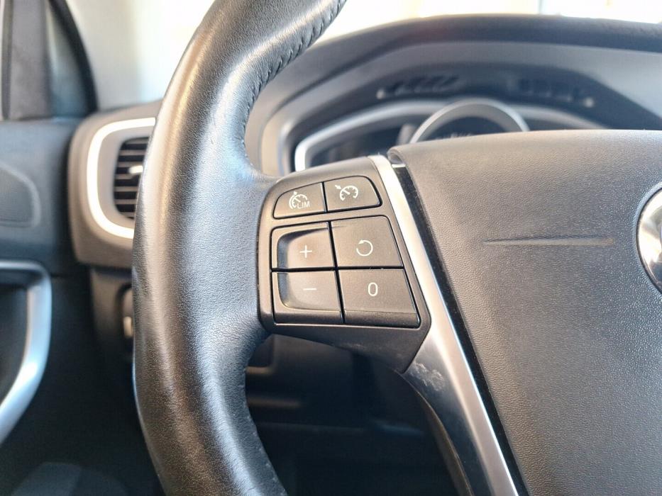 VOLVO V40 Cross Country 2018