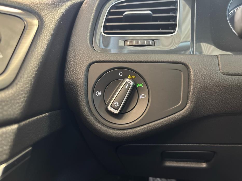VOLKSWAGEN Golf 2018