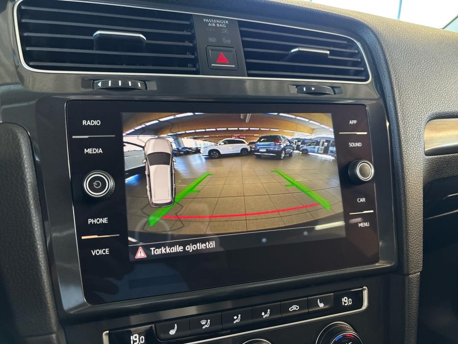 VOLKSWAGEN Golf 2018