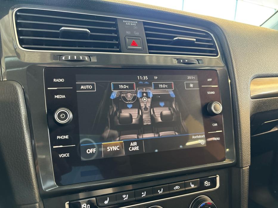 VOLKSWAGEN Golf 2018