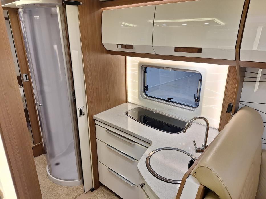 BÜRSTNER Elegance I 920 2018