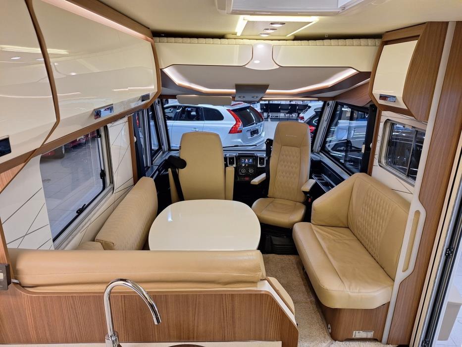 BÜRSTNER Elegance I 920 2018