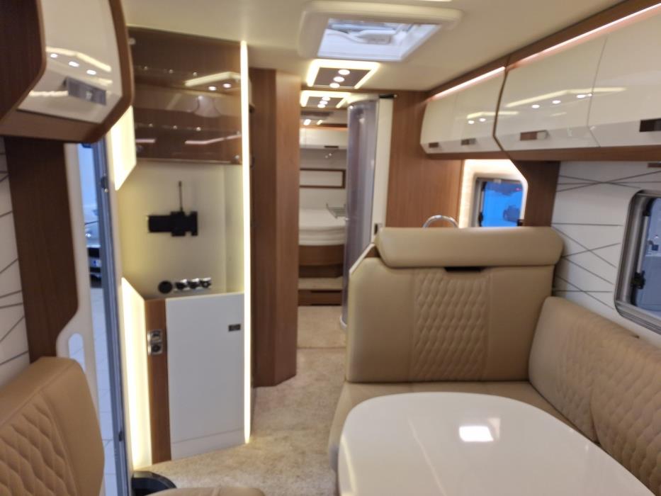 BÜRSTNER Elegance I 920 2018