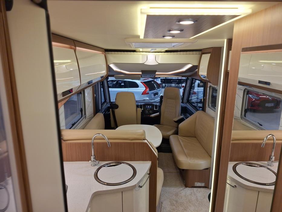 BÜRSTNER Elegance I 920 2018