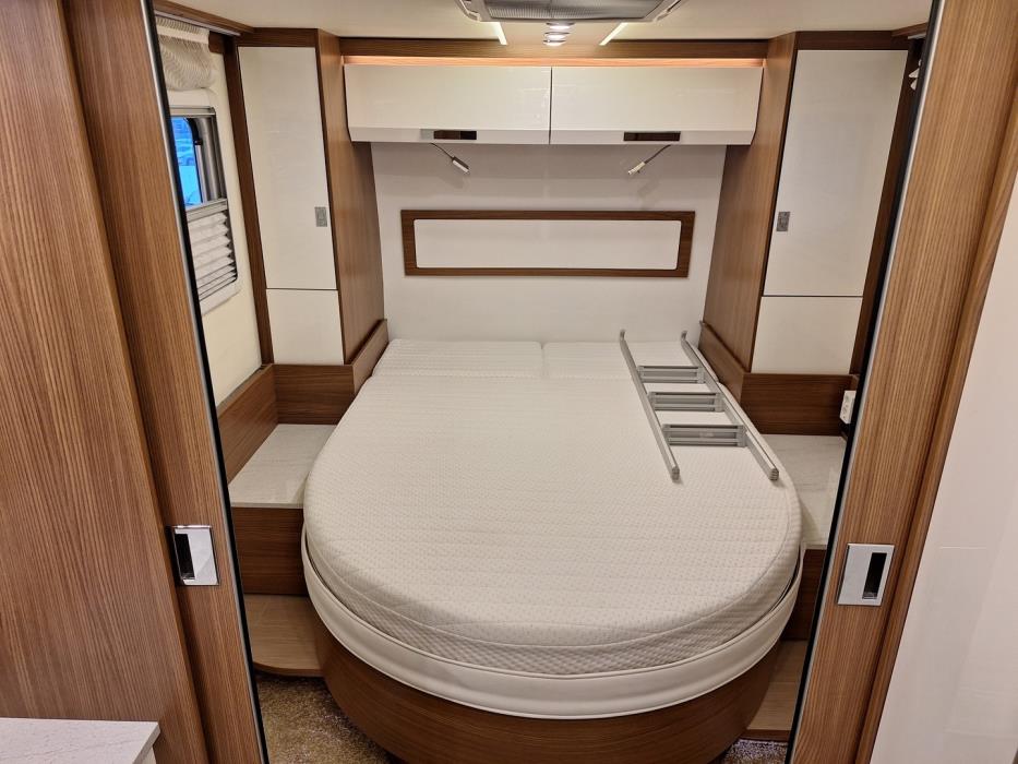 BÜRSTNER Elegance I 920 2018