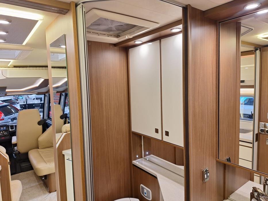 BÜRSTNER Elegance I 920 2018