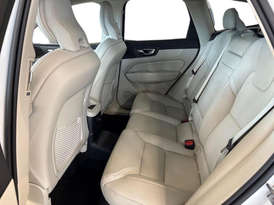VOLVO XC60 2019