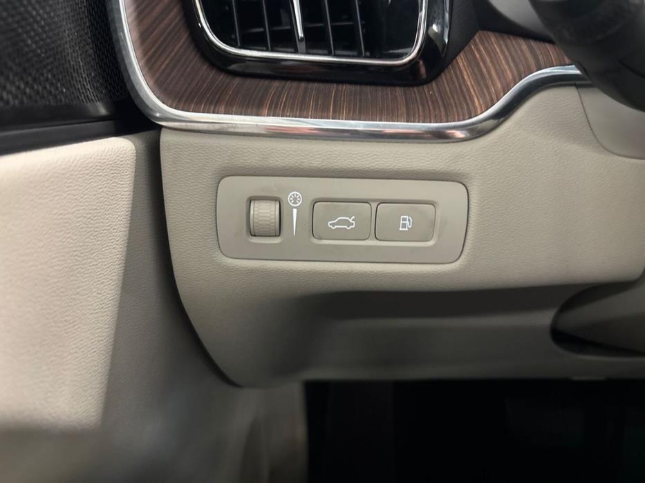 VOLVO XC60 2019