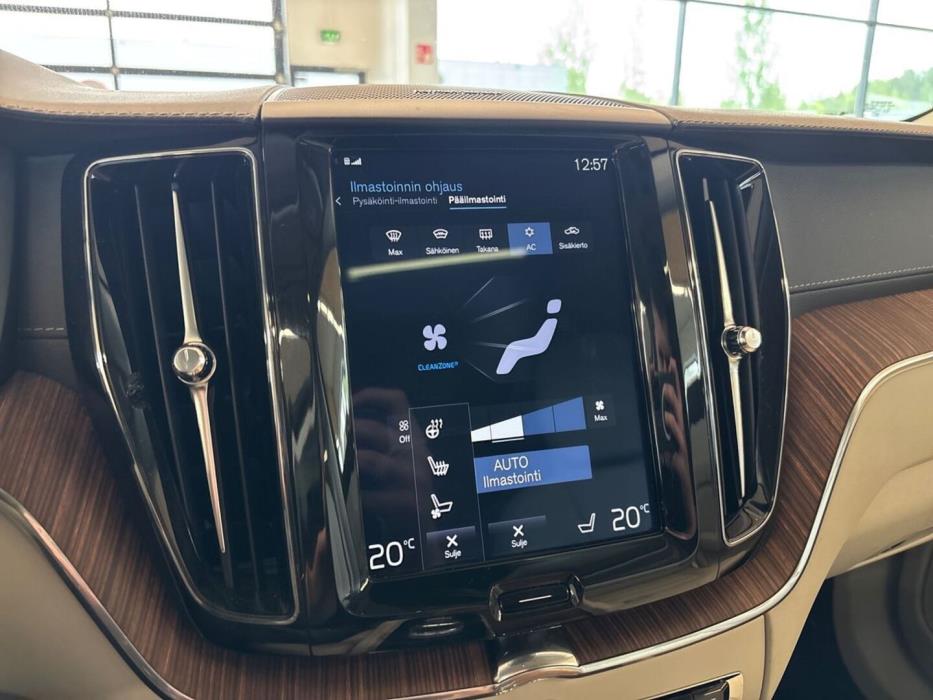 VOLVO XC60 2019