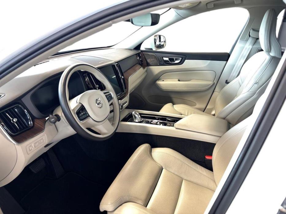 VOLVO XC60 2019