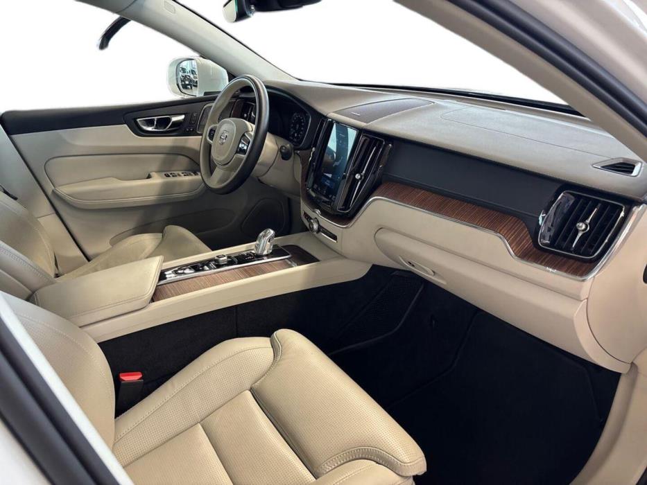 VOLVO XC60 2019