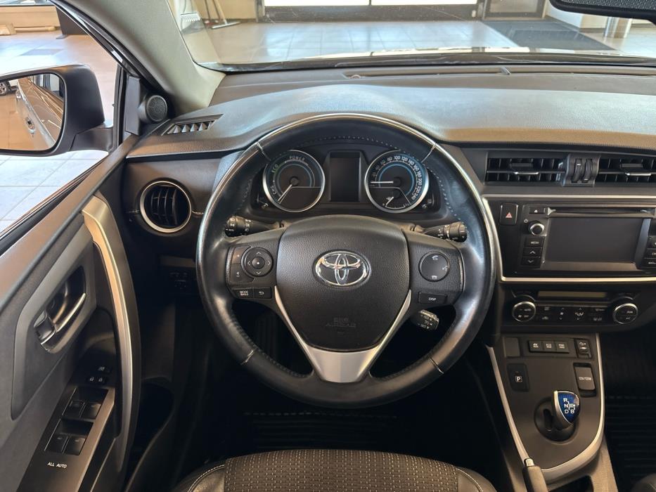TOYOTA Auris 2014