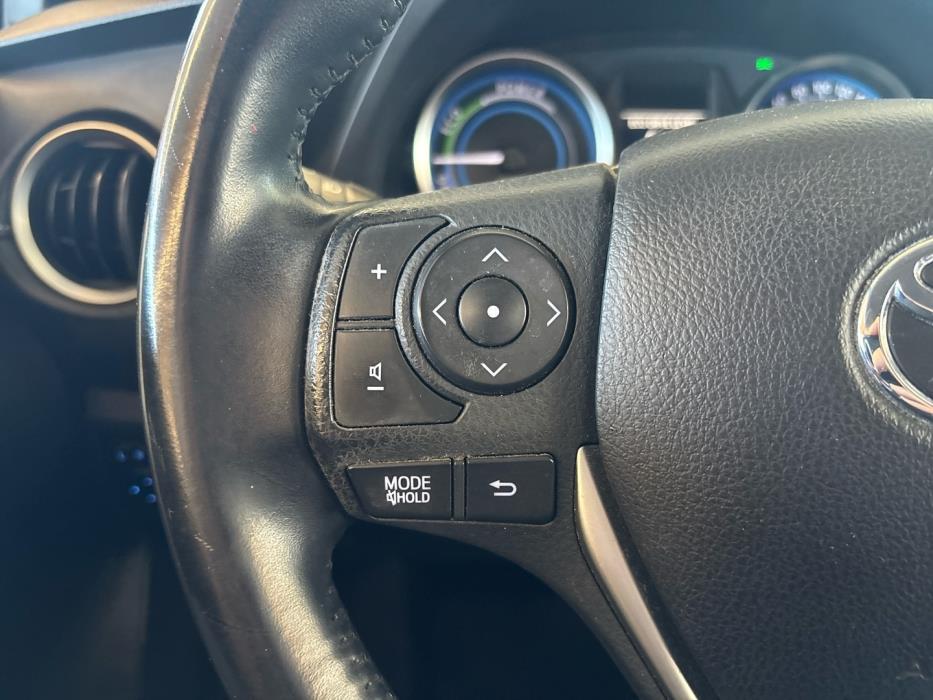 TOYOTA Auris 2014