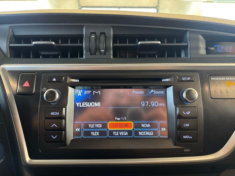 TOYOTA Auris 2014