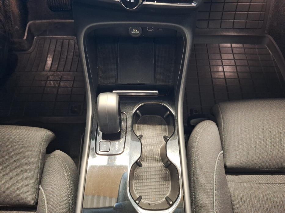 VOLVO C40 2023