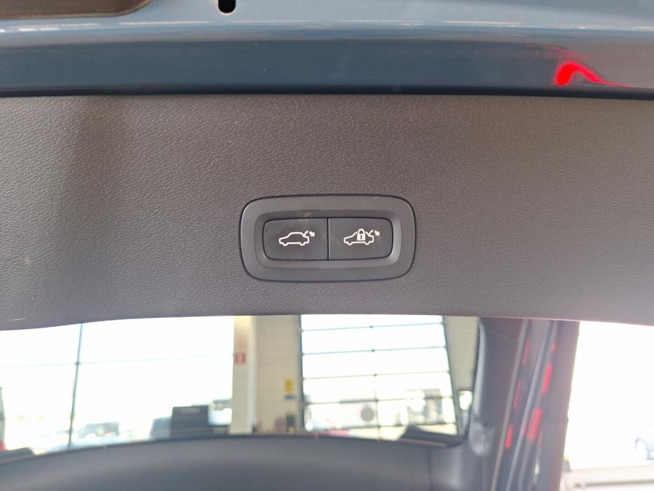 VOLVO C40 2023
