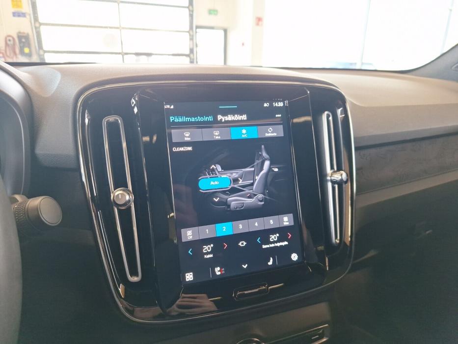 VOLVO C40 2023